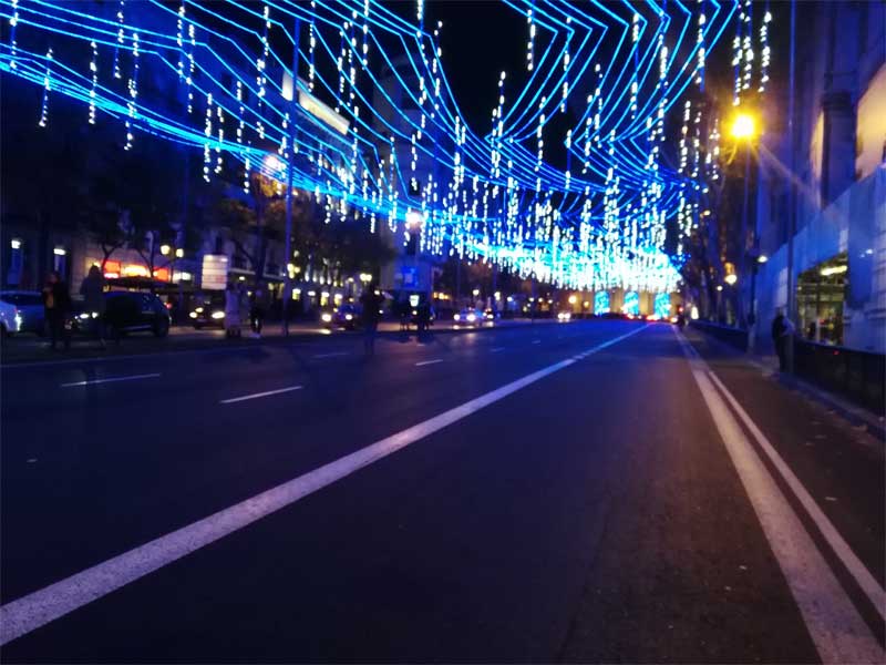 圣诞快乐-马德里-www.canaleschino.com 