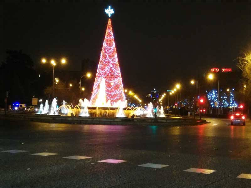 圣诞快乐-马德里-www.canaleschino.com 